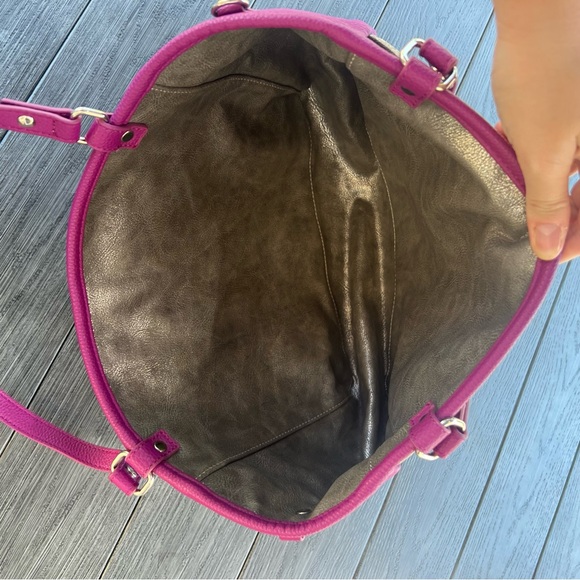 Thirty-one Jewell Townsfair Reversible Tote Fuchsia/ Silver - Picture 3 of 6